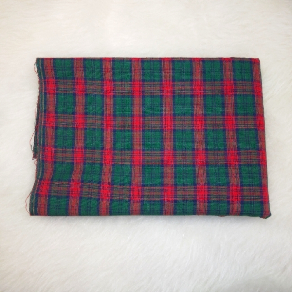 FABRIC Yarn Dyed red/green plaid in homespun style, 2 yards